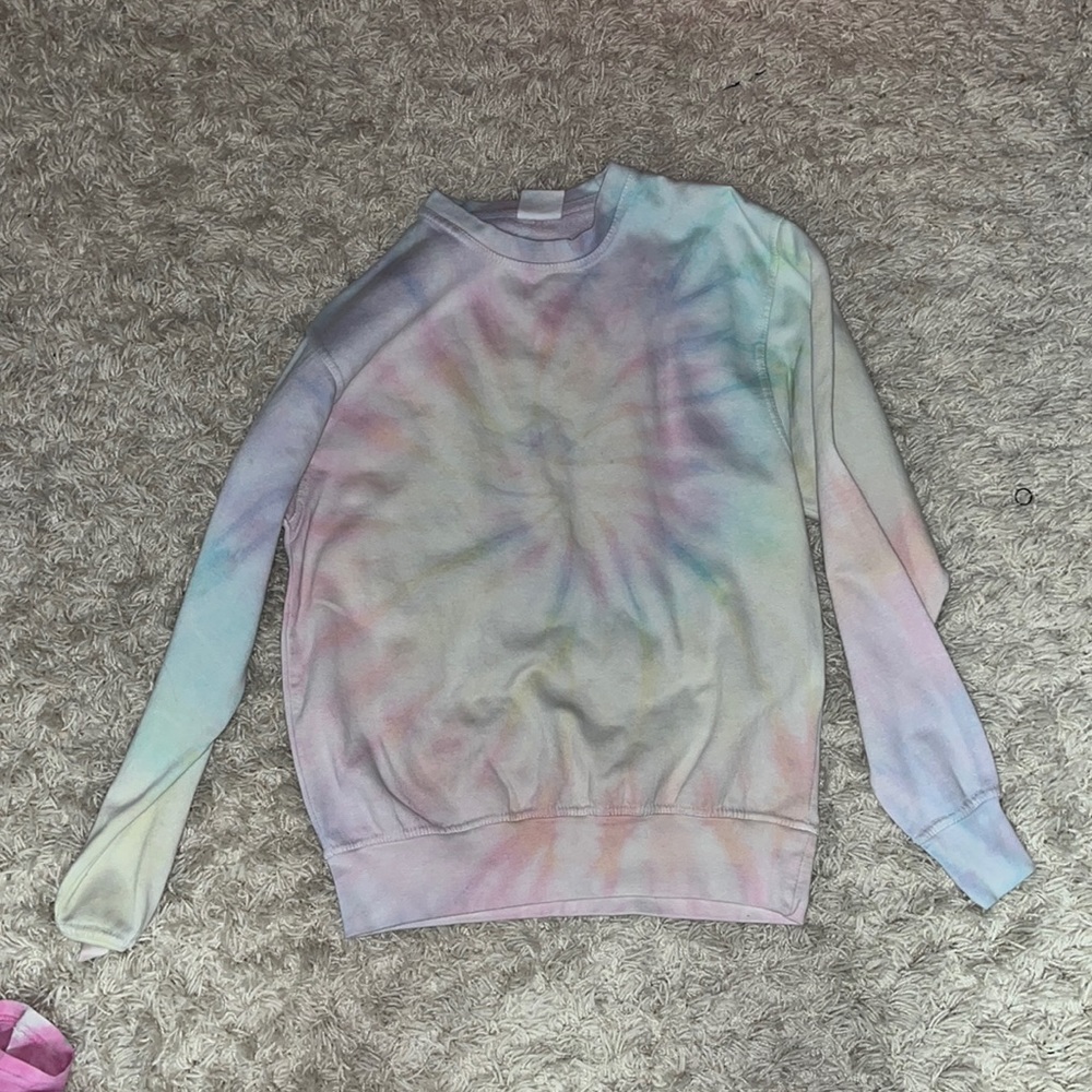 tie dye crew neck